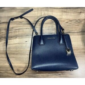 Pre Owned Michael Kors Navy  Pebble Leather Small Messenger Crossbody Bag Mercer